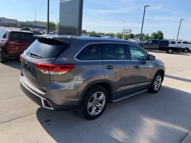 Thumbnail: 2018 Toyota Highlander - 25