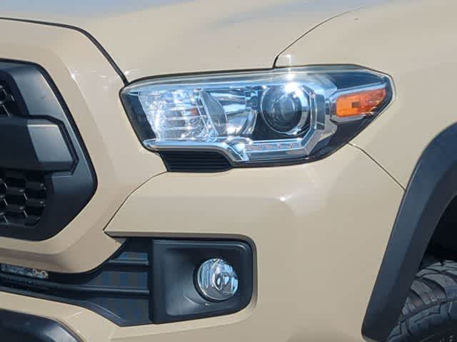 Thumbnail: 2017 Toyota Tacoma - 11