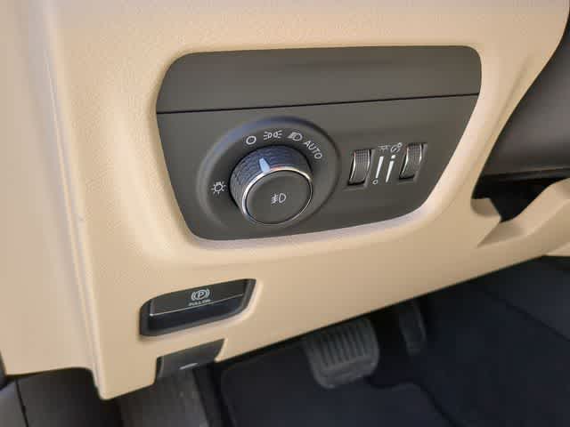 Thumbnail: 2026 Jeep Grand Cherokee - 18