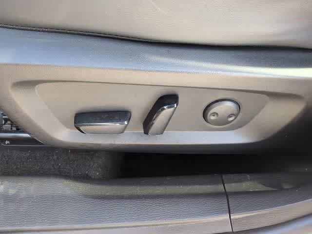 Thumbnail: 2024 Mitsubishi Outlander - 16