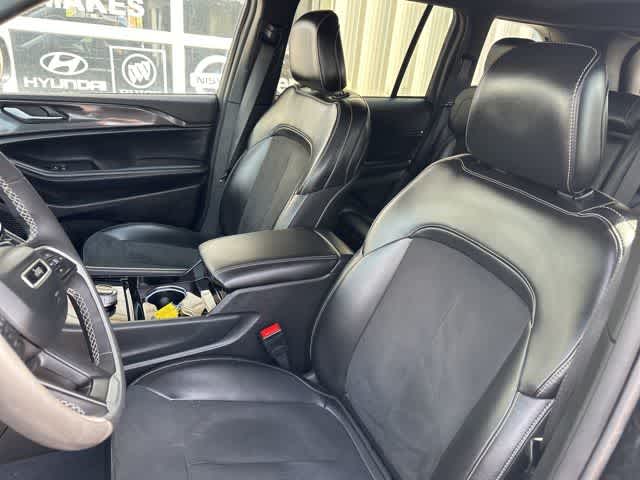 Thumbnail: 2023 Jeep Grand Cherokee - 4