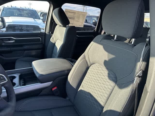 Thumbnail: 2026 RAM 1500 - 4