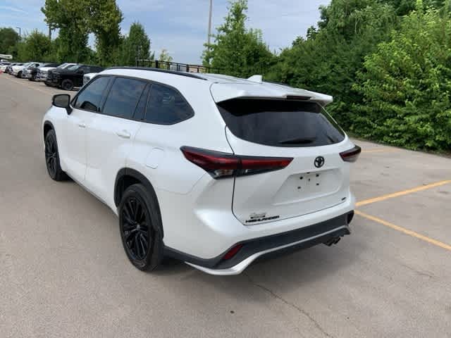 Thumbnail: 2023 Toyota Highlander - 19
