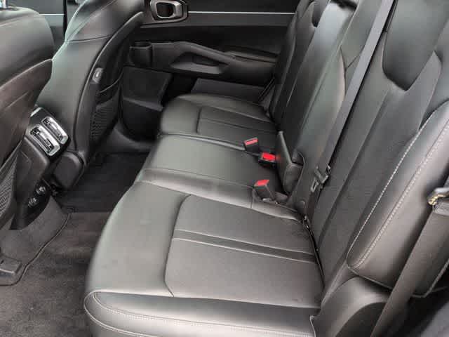 Thumbnail: 2022 Kia Sorento - 17