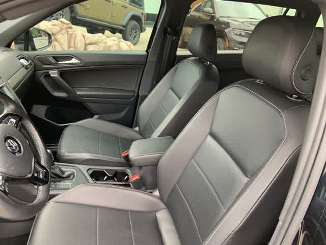 Thumbnail: 2021 Volkswagen Tiguan - 4