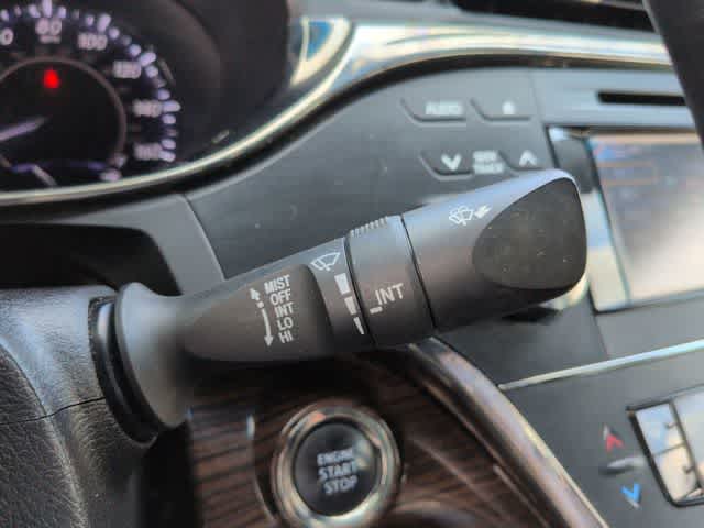 Thumbnail: 2014 Toyota Avalon - 26