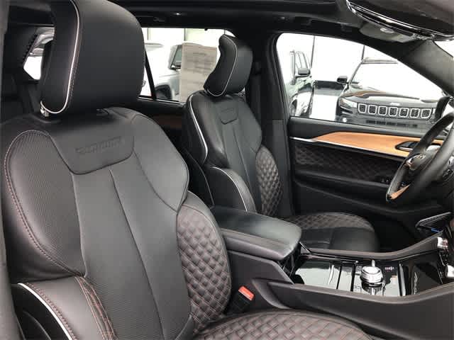 Thumbnail: 2023 Jeep Grand Cherokee - 28