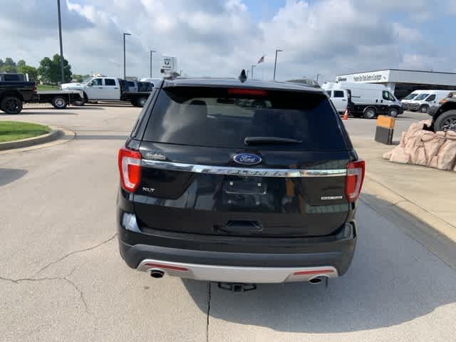Thumbnail: 2016 Ford Explorer - 18