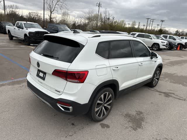 Thumbnail: 2022 Volkswagen Taos - 18