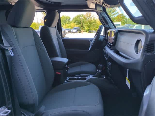 Thumbnail: 2025 Jeep Gladiator - 21