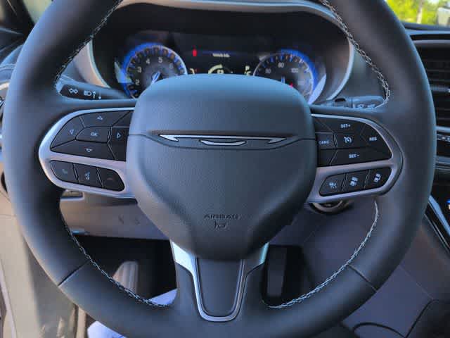 Thumbnail: 2027 Chrysler Pacifica - 22