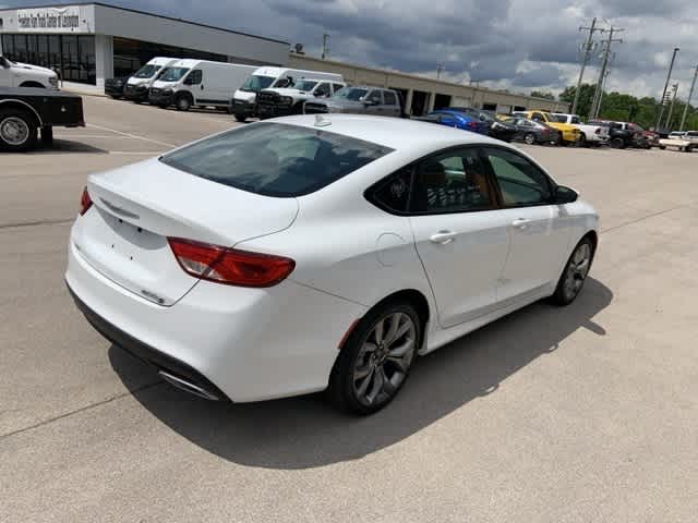 Thumbnail: 2015 Chrysler 200 - 18