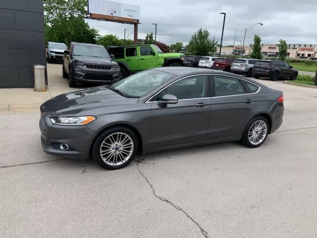 2015 Ford Fusion SE 16