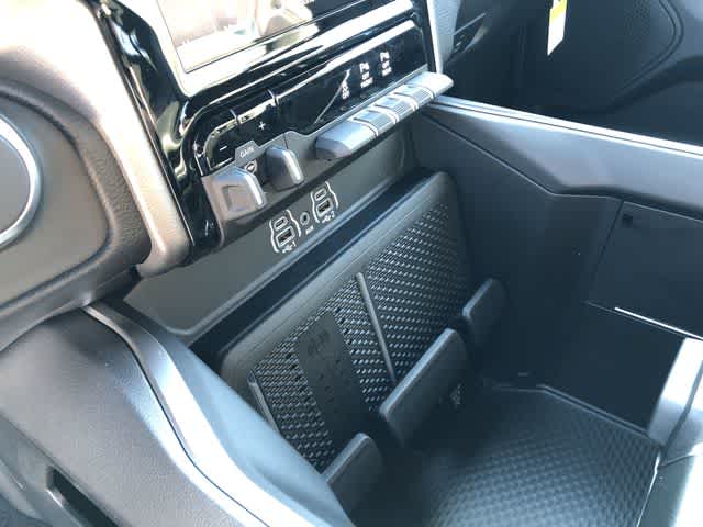 Thumbnail: 2026 RAM 1500 - 17