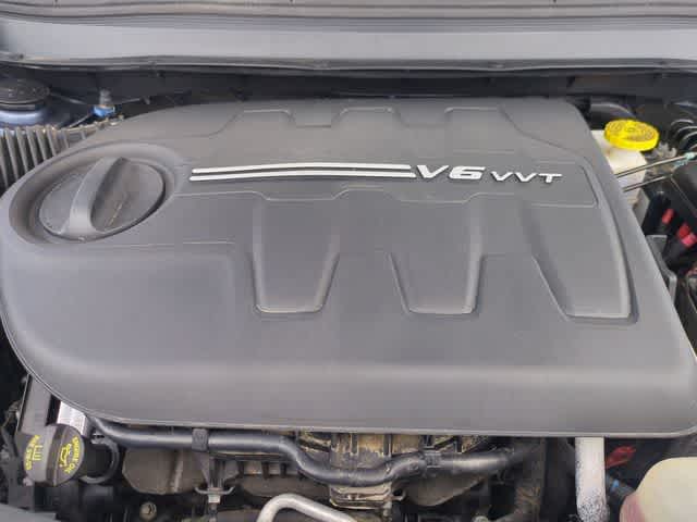 Thumbnail: 2019 Jeep Cherokee - 14