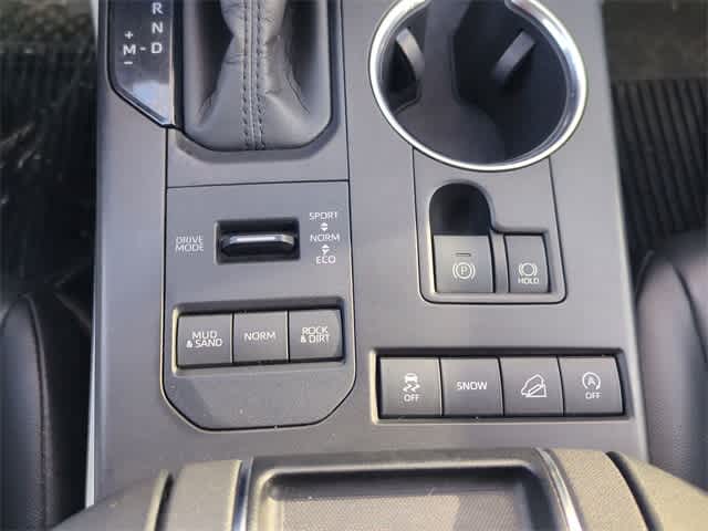 Thumbnail: 2020 Toyota Highlander - 38