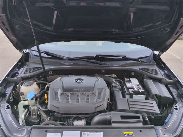 Thumbnail: 2019 Volkswagen Passat - 15