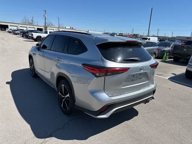 Thumbnail: 2021 Toyota Highlander - 19