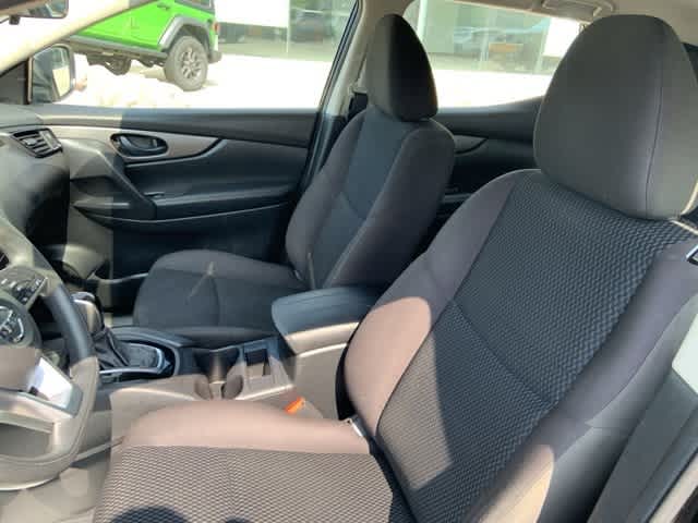 Thumbnail: 2019 Nissan Rogue Sport - 3