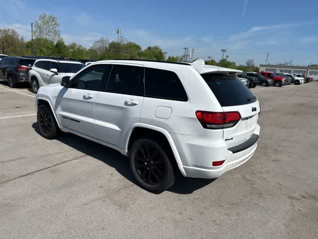 Thumbnail: 2018 Jeep Grand Cherokee - 16