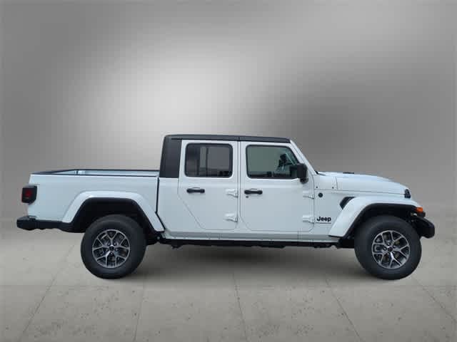 Thumbnail: 2025 Jeep Gladiator - 9