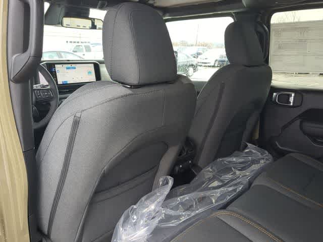 Thumbnail: 2026 Jeep Gladiator - 17