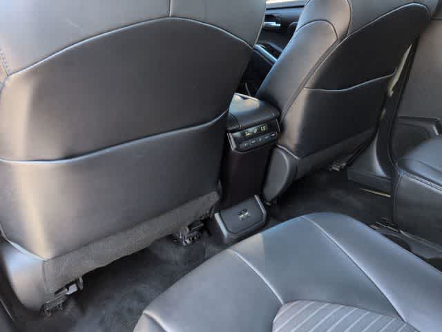 Thumbnail: 2021 Toyota Highlander - 18