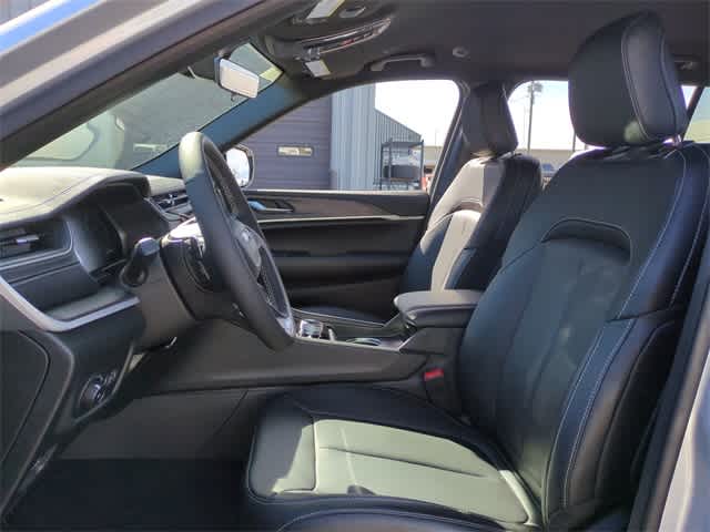 Thumbnail: 2025 Jeep Grand Cherokee L - 17