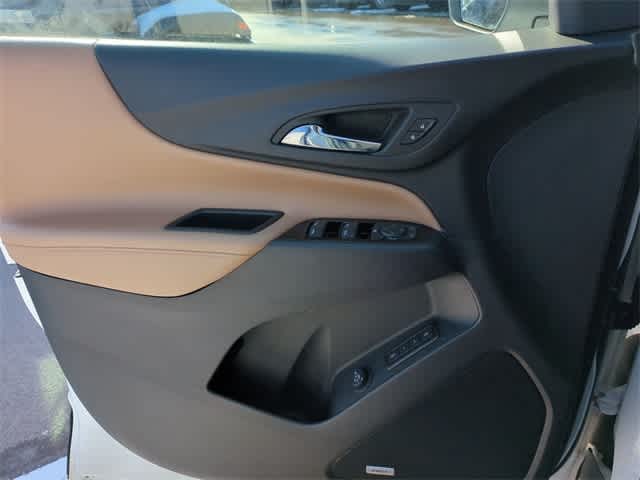 Thumbnail: 2023 Chevrolet Equinox - 32