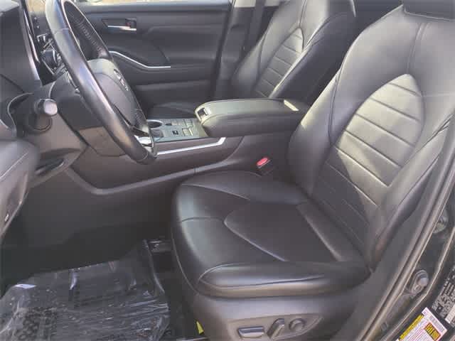 Thumbnail: 2020 Toyota Highlander - 17