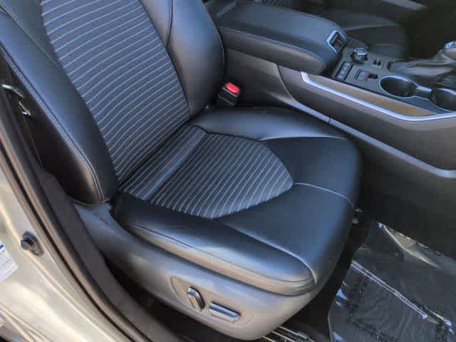 Thumbnail: 2021 Toyota Highlander - 22