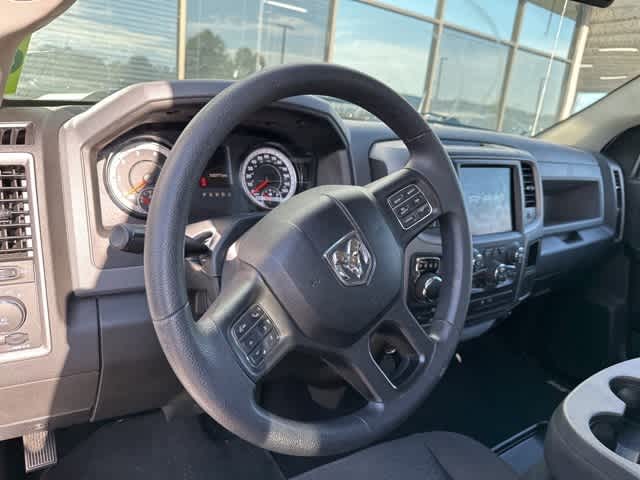 Thumbnail: 2019 RAM 1500 Classic - 4