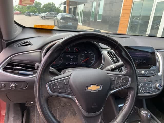 Thumbnail: 2019 Chevrolet Malibu - 4