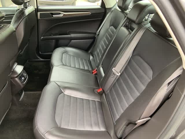 2015 Ford Fusion SE 10
