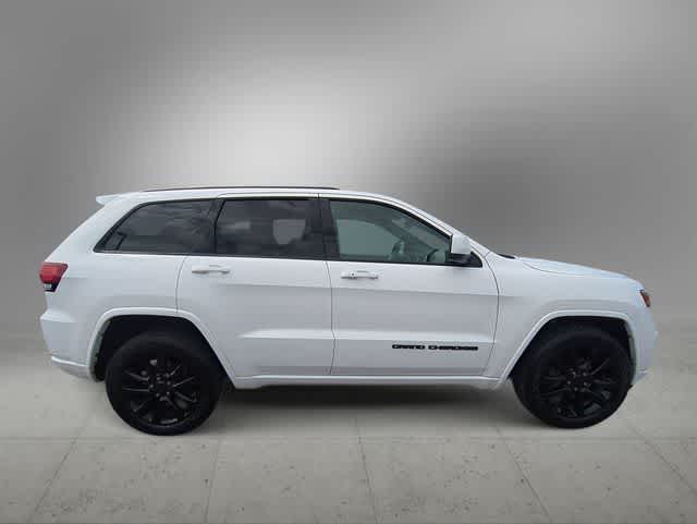 Thumbnail: 2018 Jeep Grand Cherokee - 9