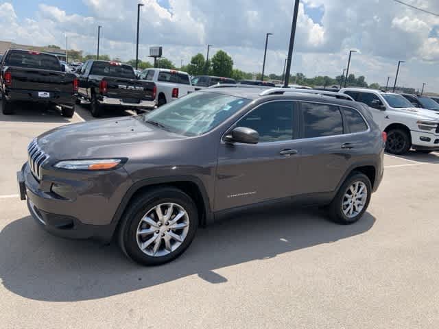 Thumbnail: 2018 Jeep Cherokee - 16