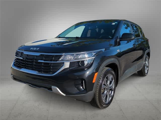 Thumbnail: 2024 Kia Seltos - 4