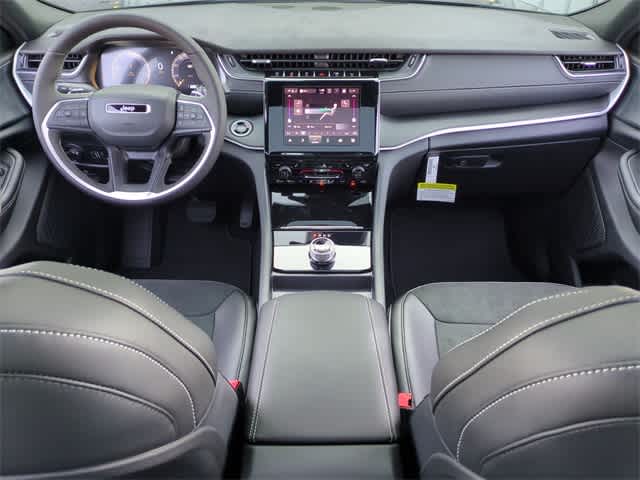 Thumbnail: 2025 Jeep Grand Cherokee - 16