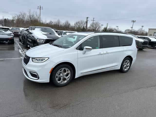 Thumbnail: 2022 Chrysler Pacifica - 18