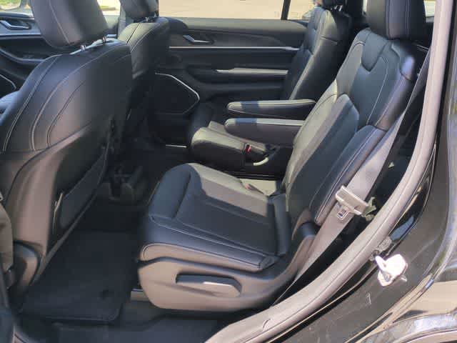 Thumbnail: 2026 Jeep Grand Cherokee L - 21