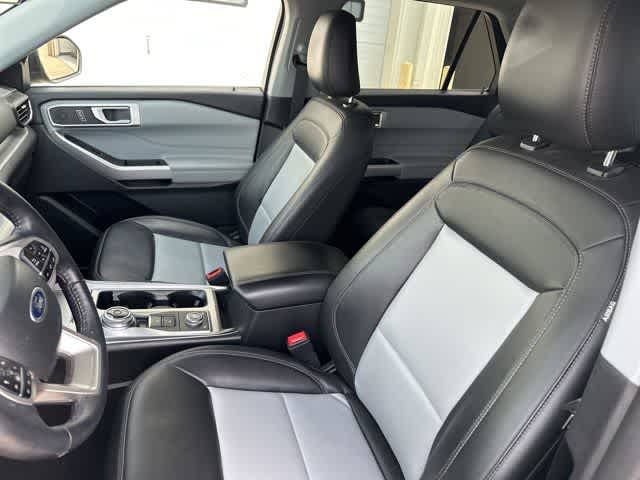 Thumbnail: 2022 Ford Explorer - 3