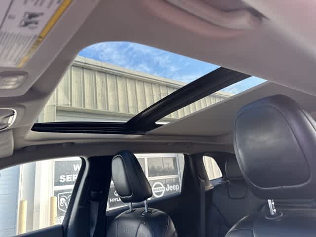 Thumbnail: 2015 Jeep Cherokee - 6