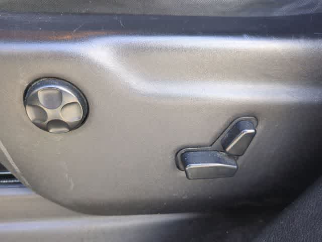 Thumbnail: 2016 Jeep Grand Cherokee - 17