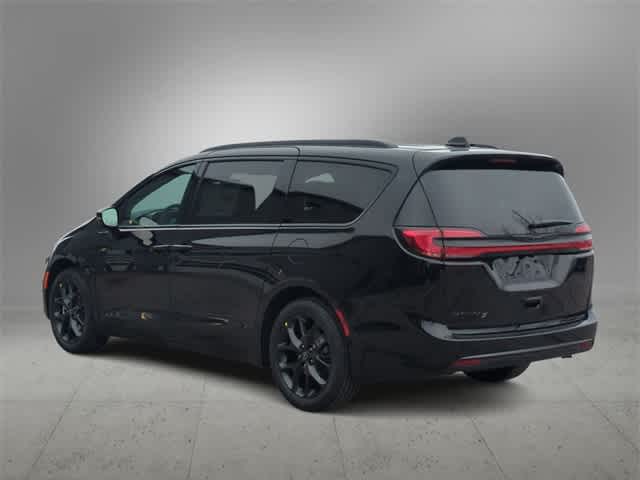 Thumbnail: 2026 Chrysler Pacifica - 6