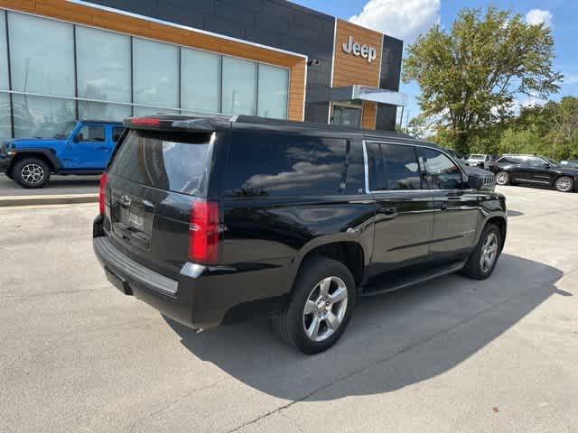 Thumbnail: 2016 Chevrolet Suburban - 28
