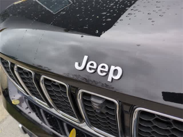 Thumbnail: 2022 Jeep Grand Cherokee - 12