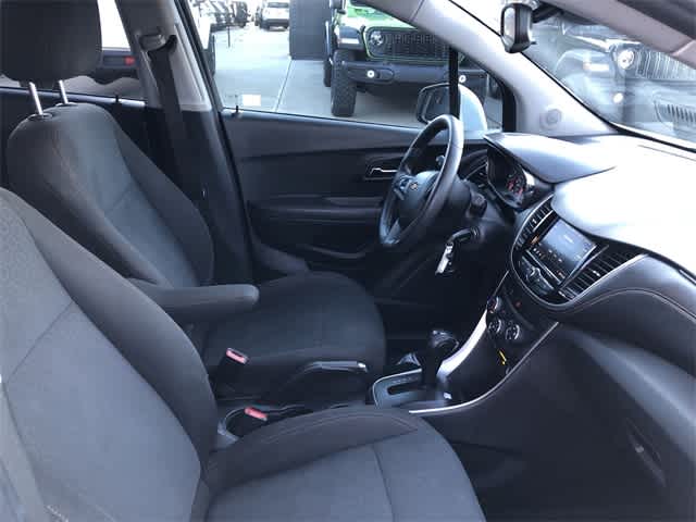 Thumbnail: 2020 Chevrolet Trax - 26