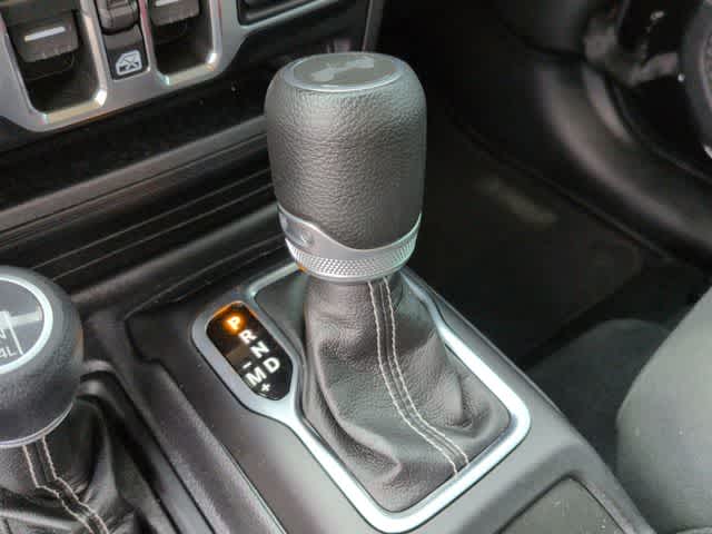 Thumbnail: 2022 Jeep Wrangler - 32