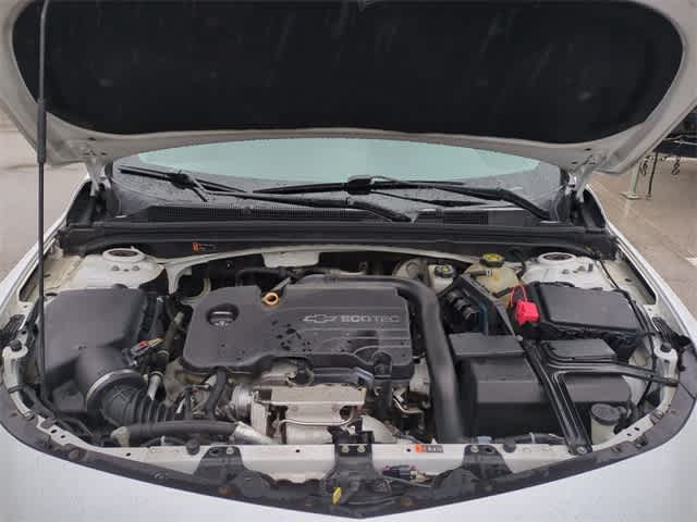 Thumbnail: 2017 Chevrolet Malibu - 15