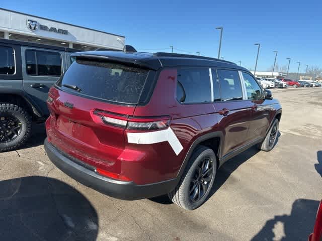 Thumbnail: 2025 Jeep Grand Cherokee L - 17